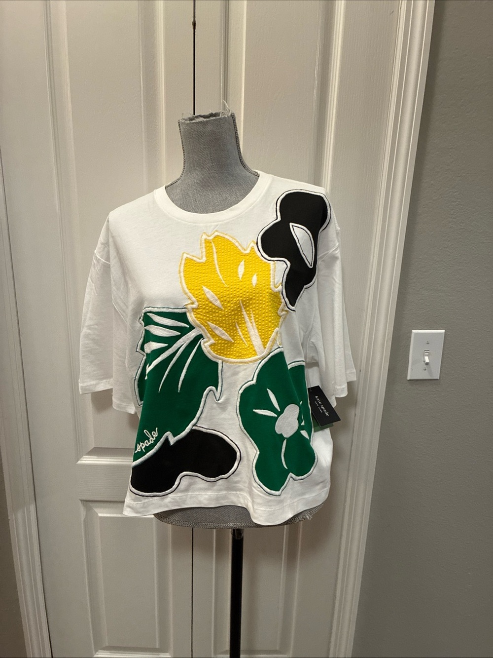 Kate spade ladies embroidered tee shirt size XL